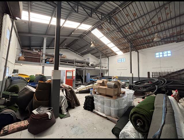 217M² WAREHOUSE TO LET IN EPPING INDUSTRIAL